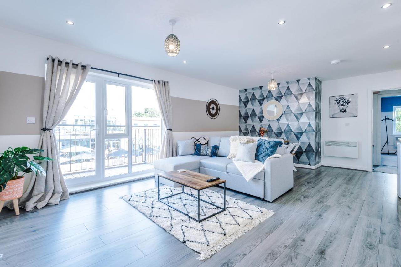Stunning 2 Bed Apt By Greenstay Serviced Accommodation - Located In Formby Village - Perfect For Short & Long Stays - Couples, Friends & Families & Business Travellers All Welcome - Dog Friendly - 7 Bagian luar foto