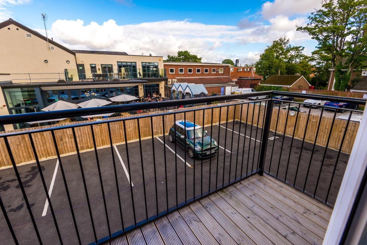Stunning 2 Bed Apt By Greenstay Serviced Accommodation - Located In Formby Village - Perfect For Short & Long Stays - Couples, Friends & Families & Business Travellers All Welcome - Dog Friendly - 7 Bagian luar foto