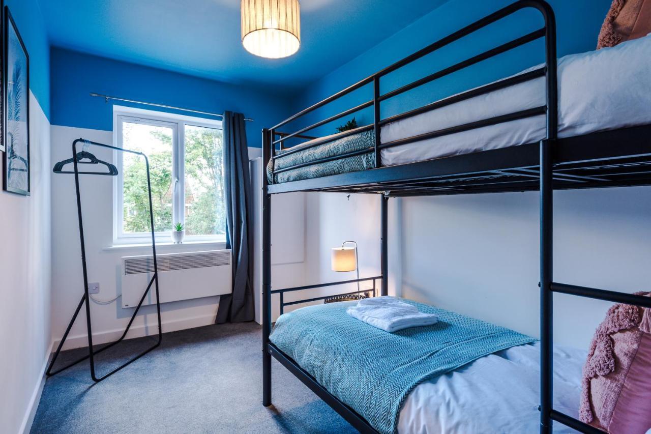 Stunning 2 Bed Apt By Greenstay Serviced Accommodation - Located In Formby Village - Perfect For Short & Long Stays - Couples, Friends & Families & Business Travellers All Welcome - Dog Friendly - 7 Bagian luar foto